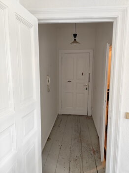 Foto der lackierten Türen nach der Renovierung in Berlin